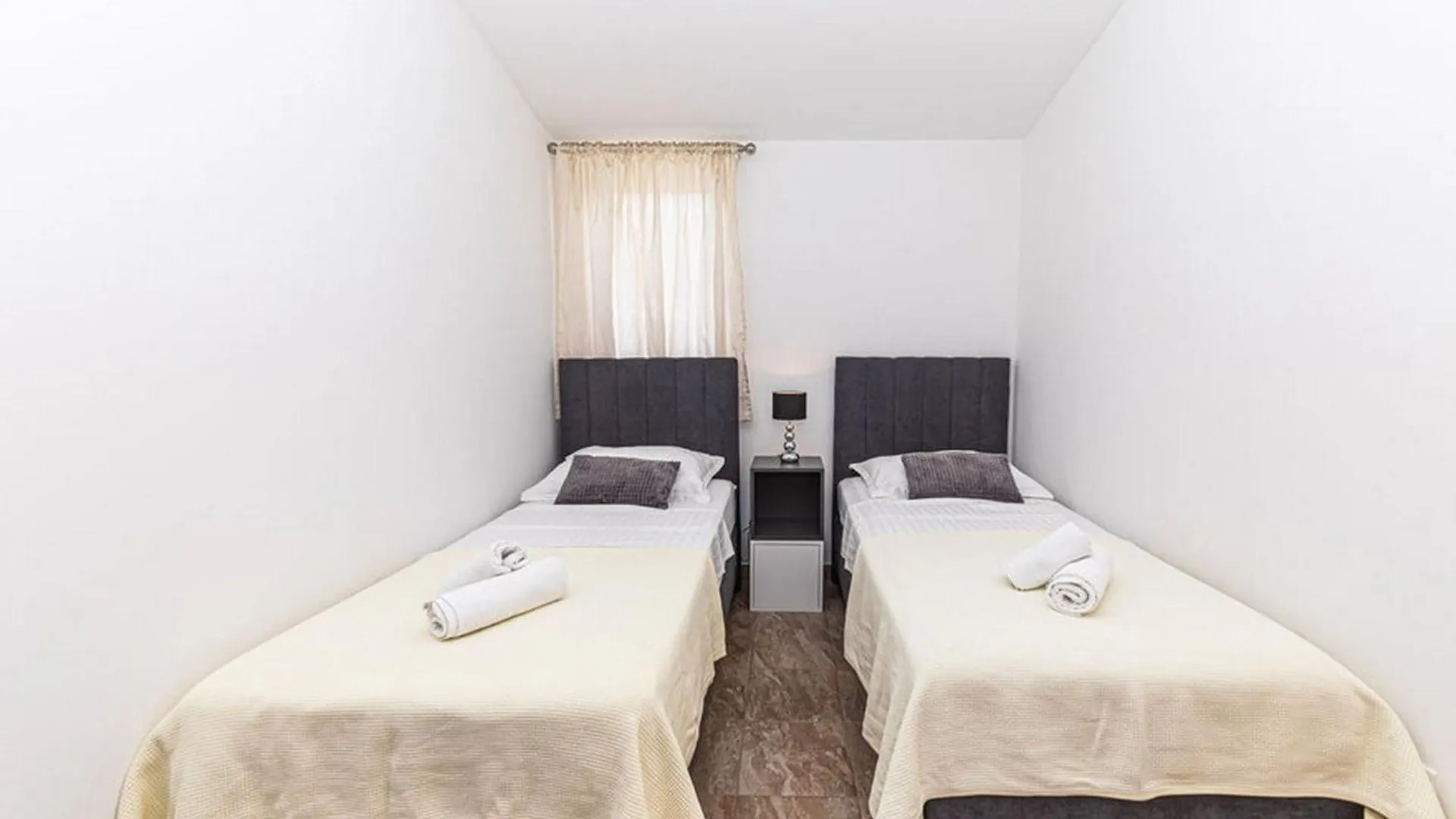 Exquisite Spacious Villa Bufaline With Pool And Gym Kastel Novi Croatia