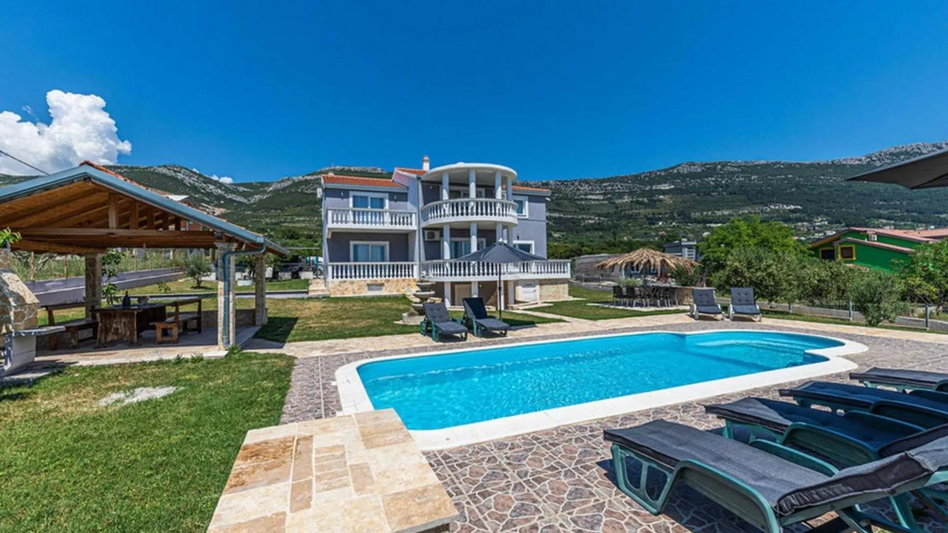 Exquisite Spacious Villa Bufaline With Pool And Gym Kastel Novi