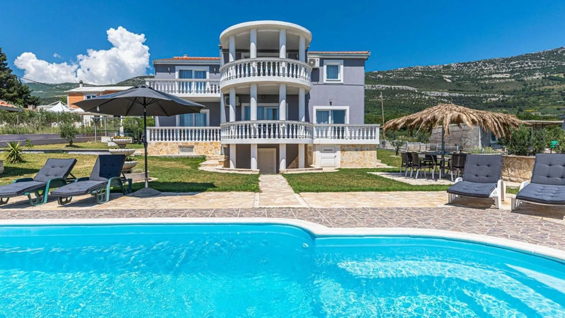 Exquisite Spacious Villa Bufaline With Pool And Gym Kastel Novi Croatia